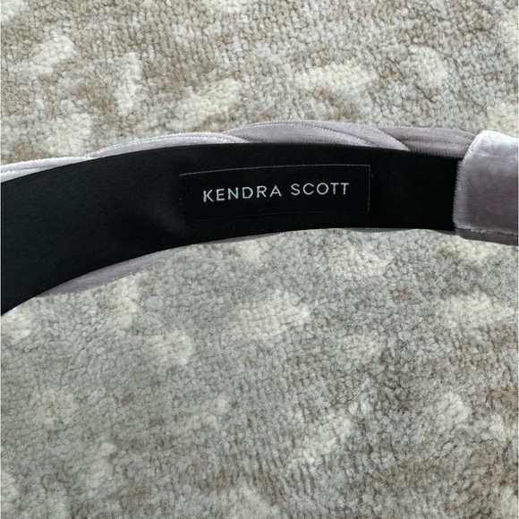 NEW Kendra Scott Grey Velvet Braided Headband - Picture 7 of 9